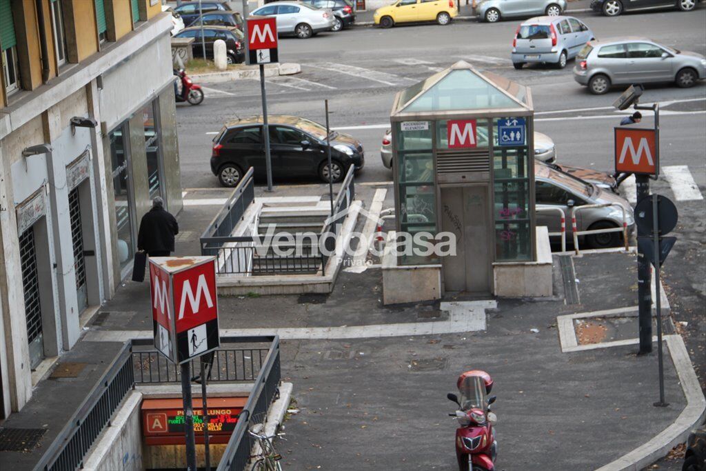 IMMOBILE TRILOCALE – VIA APPIA NUOVA - PIAZZA PONTE LUNGO – in vendita a Roma – foto 1
